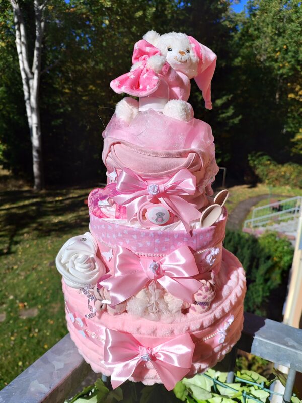 BabyTorta ružová trojposchodová plienková torta pre bábätko a medvedík s hrkálkou - VIDEO - Image 2