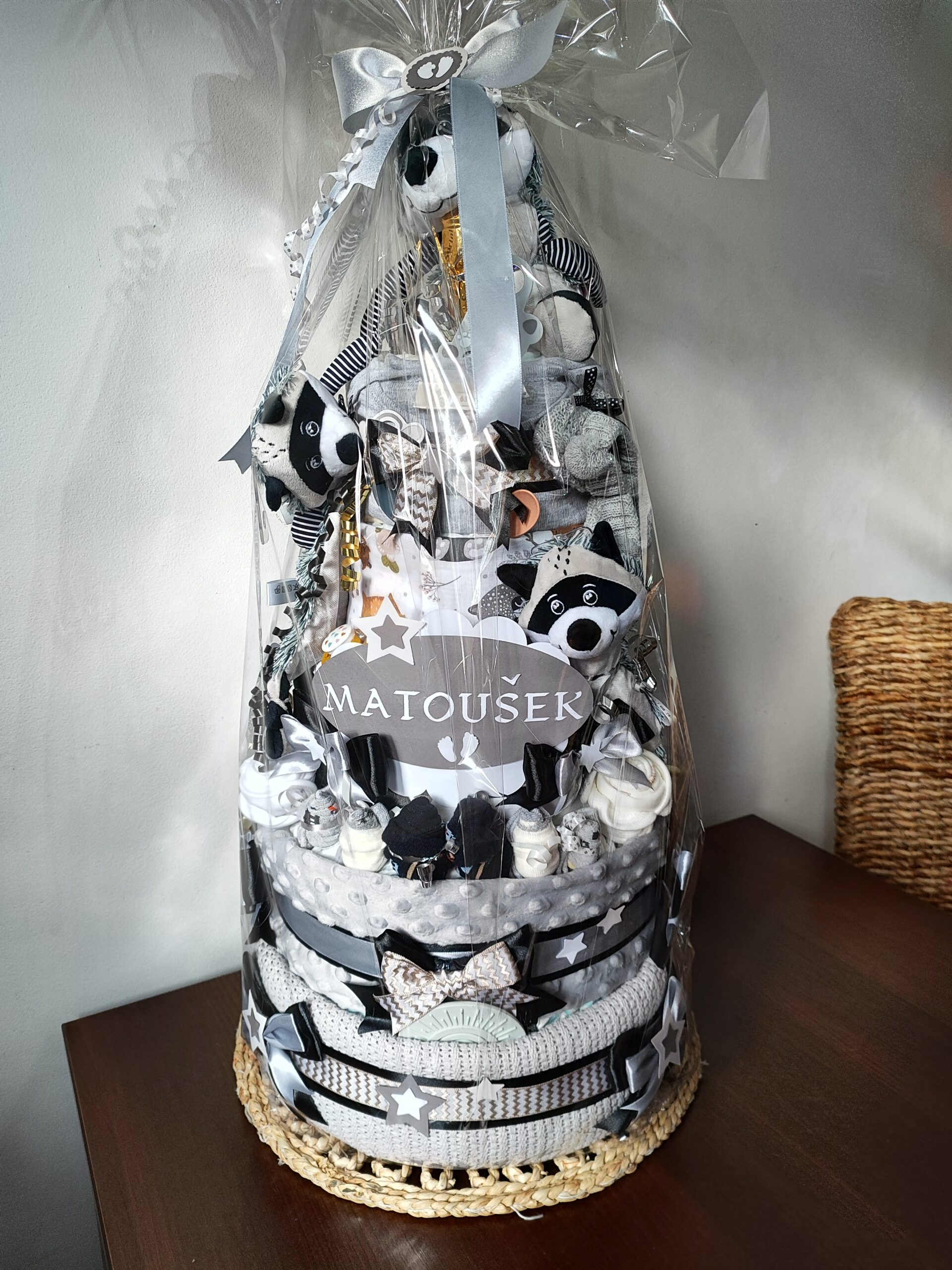 BabyTorta MAXI päťposchodová plienková torta pre bábätko MÝVAL (video) – Obrázok 3