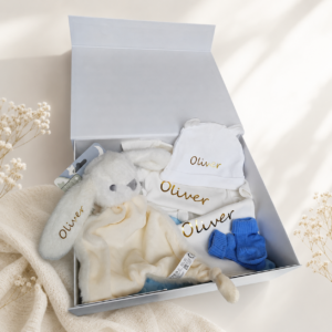 NOVINKA BabyGift box pre bábätko s menom - originálny darček k narodeniu dieťaťa - obsah, farby aj potlač upravíme podľa vášho priania.